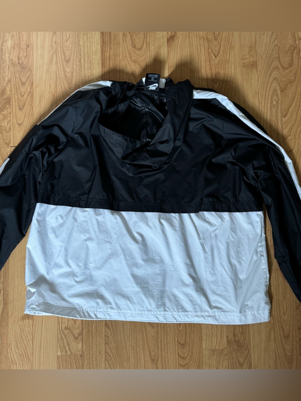 nike black and white windbreaker - Picture 5 of 6